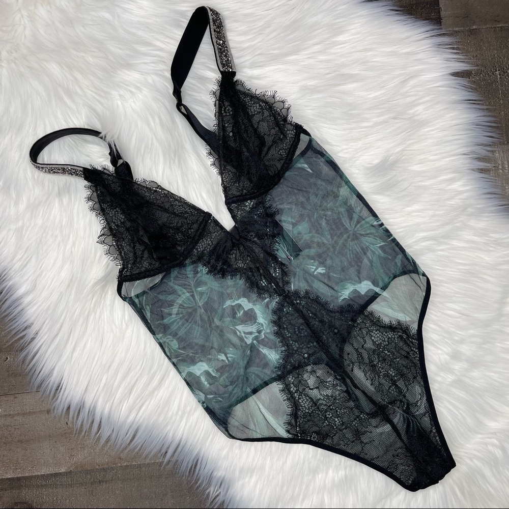 NWOT Victoria’s Secret Lace Teddy Lingerie size Small